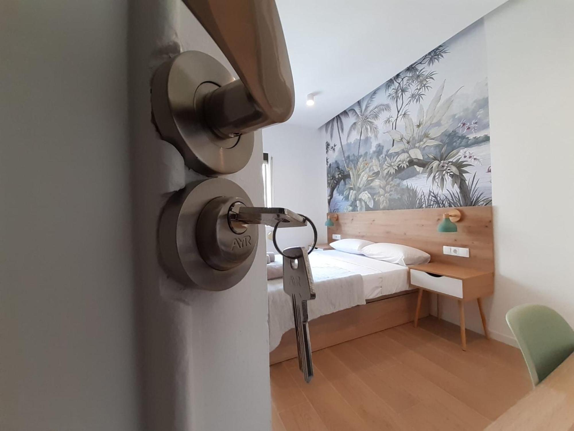 Good Energy Rooms Alicante Exterior photo