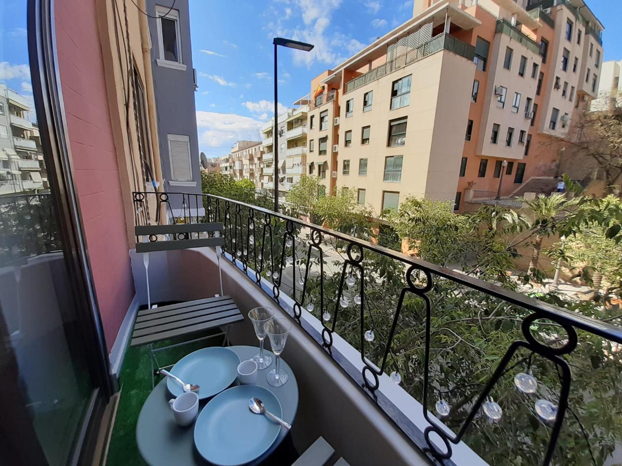 Good Energy Rooms Alicante Exterior photo